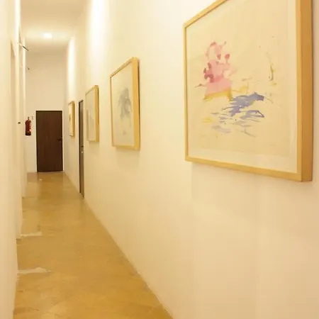 因撒旅舍 2*
